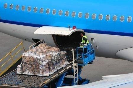 Avion cargo transport batteries lithium