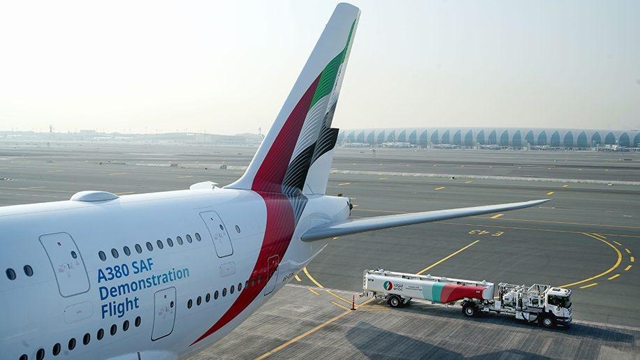 Emirates fait voler son A380 avec un réacteur 100% SAF
