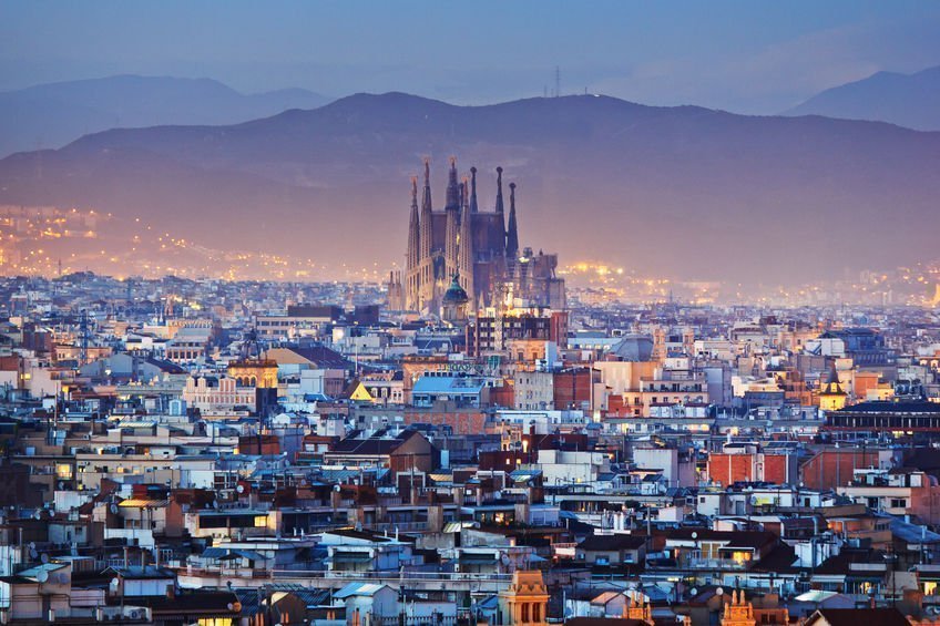 Catalogne: fuite des entreprises et tourisme en berne
