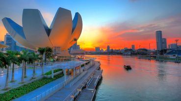 Singapour et la Malaisie autorisent les voyages d'affaires essentiels 