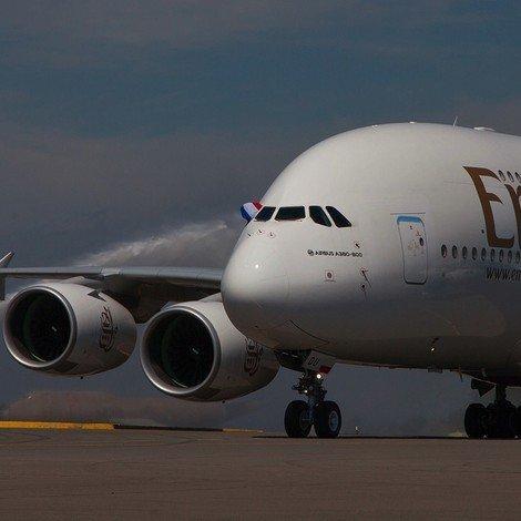 emirates-a380-amsterdam