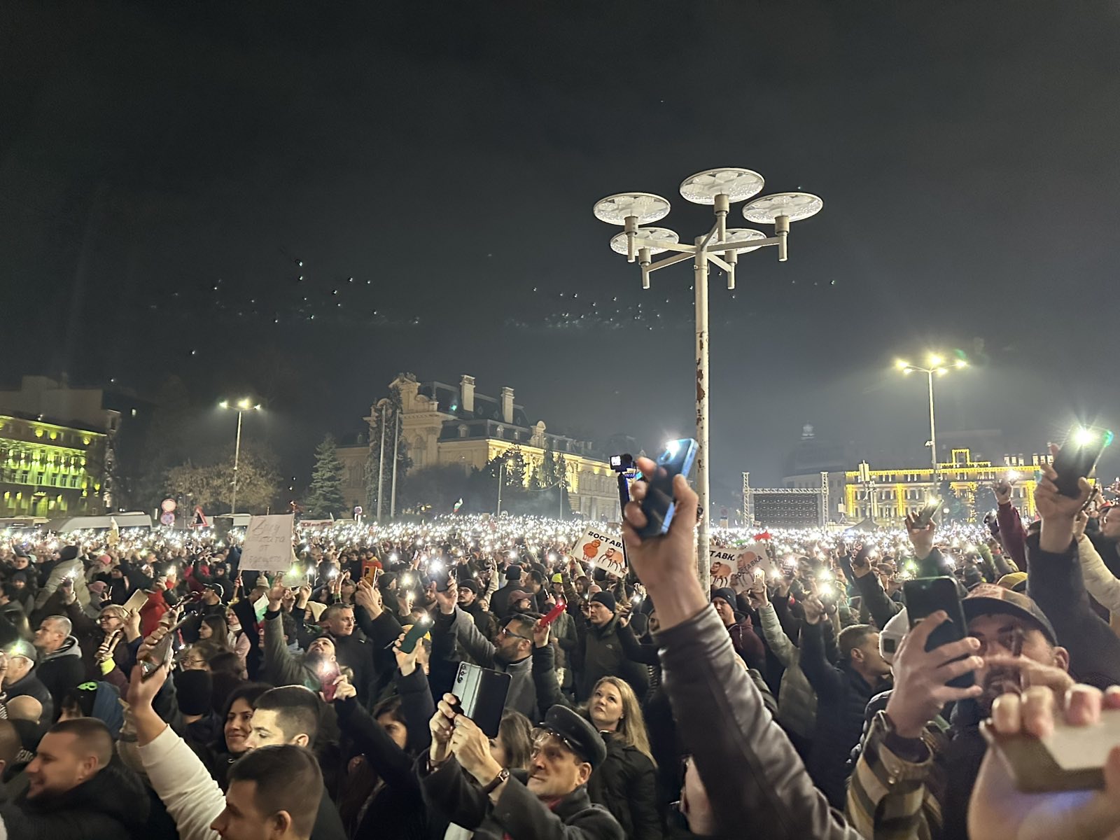 manifestations sofiadecembre2025 foule2 businesstravel