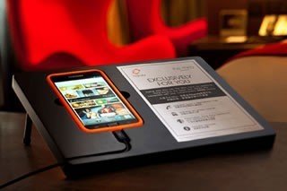 mira-hong-kong-smartphone