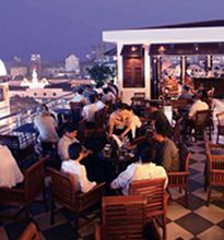 hochiminhville-hotelcaravelle-barsurletoit