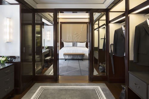 suite-deluxe-dressing-peninsula-paris