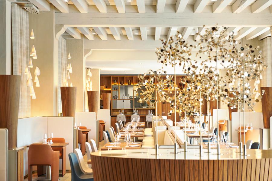ihglyon restaurant