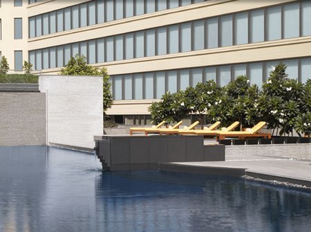 hotel-trident-bandra-kurla-piscine